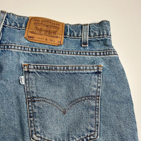 Vintage Levi’s 505 Regular Fit Denim Shorts W38 L9 Light Blue USA Made 90s - Picture 11 of 13